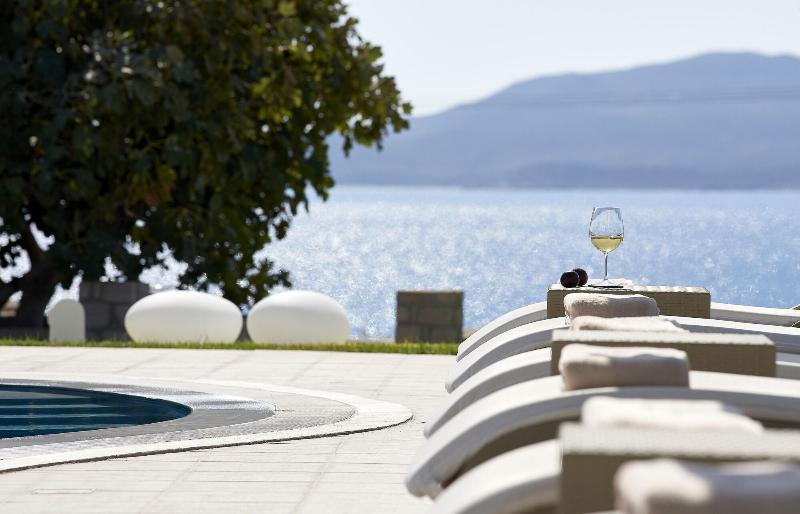Santa Maria Luxury Suites & Spa Adamantas  Exterior photo